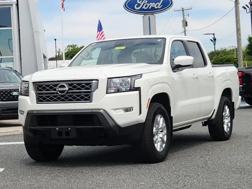 2024 Nissan Frontier SV Crew Cab photo 1