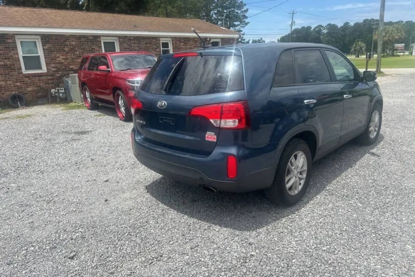 2015 Kia Sorento LX photo 1