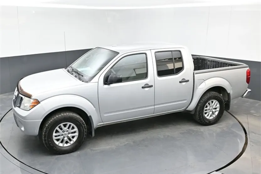 2016 Nissan Frontier SV photo 1