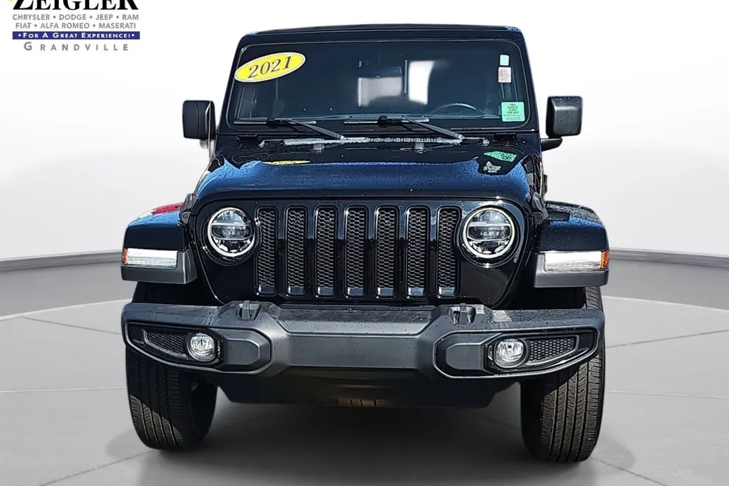 2021 Jeep Wrangler Unlimited Sahara Altitude photo 1