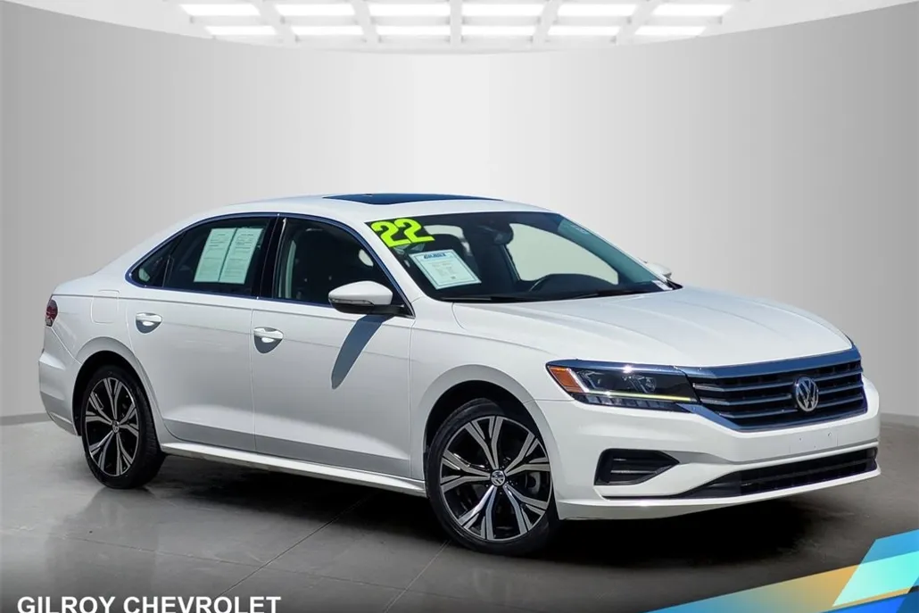 2022 Volkswagen Passat 2.0T SE photo 1