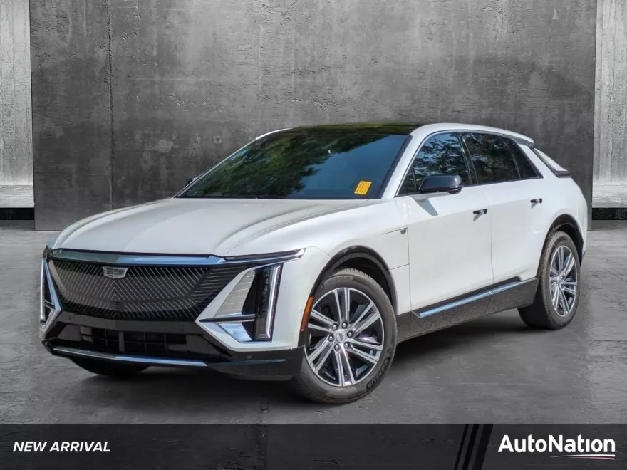 2024 Cadillac Lyriq Luxury photo 1