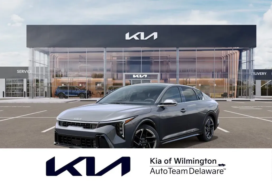 2025 Kia K4 GT-Line photo 1
