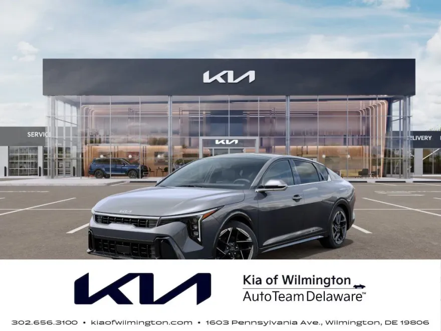 2025 Kia K4 GT-Line photo 1