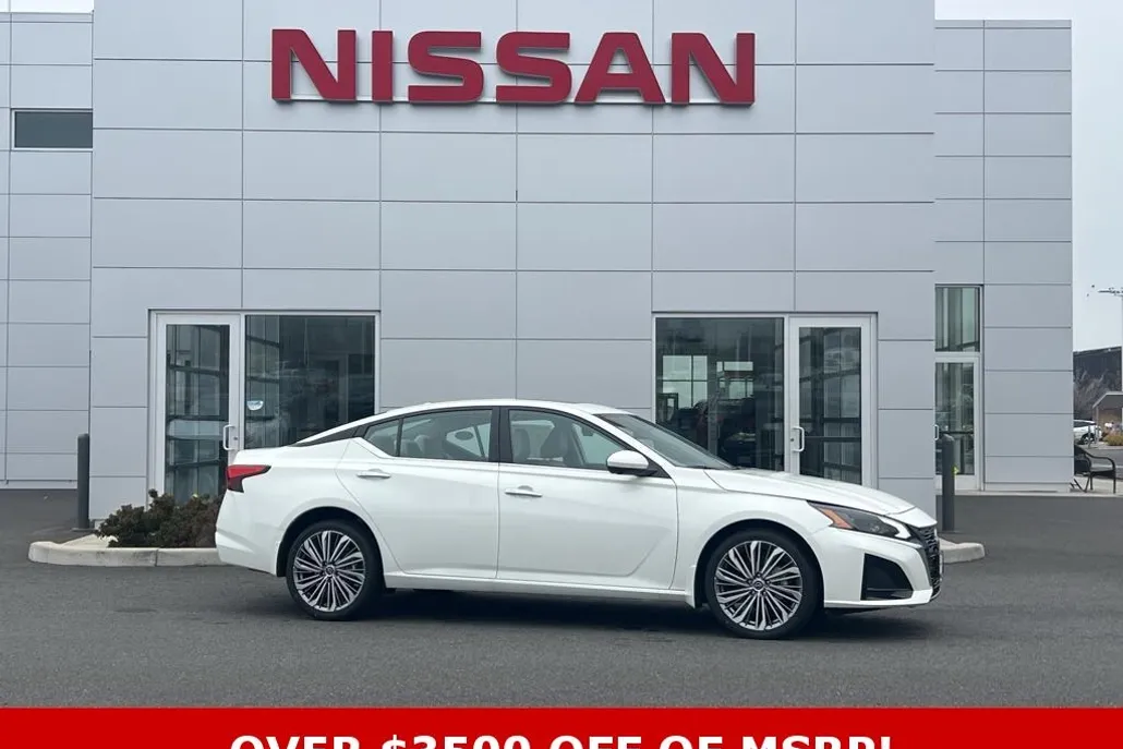 2024 Nissan Altima 2.5 SL photo 1