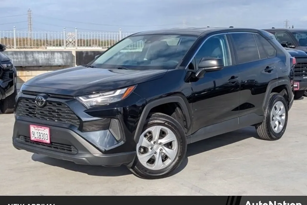2024 Toyota RAV4 LE Sport photo 1
