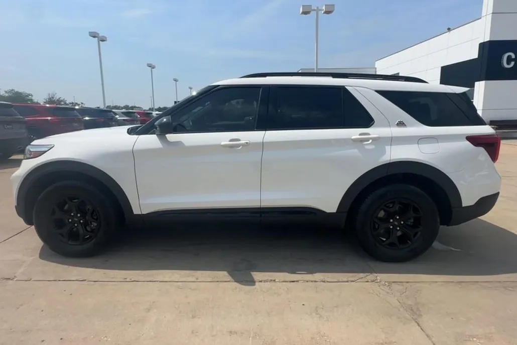 2022 Ford Explorer Timberline photo 1