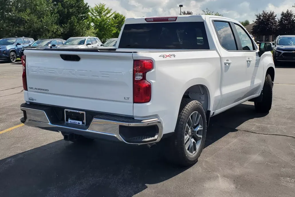 2026 Chevrolet Silverado 1500 LT photo 1