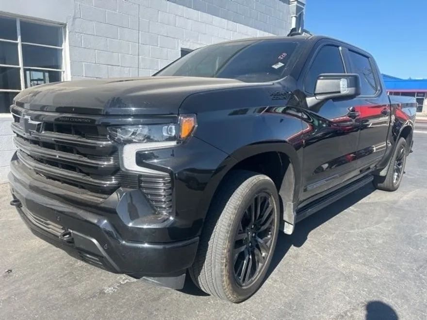 2024 Chevrolet Silverado 1500 High Country photo 1