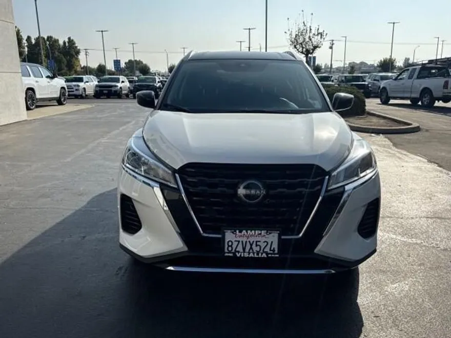 2022 Nissan Kicks SV photo 1