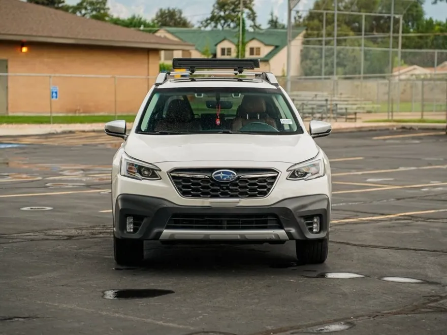 2020 Subaru Outback Touring XT photo 1
