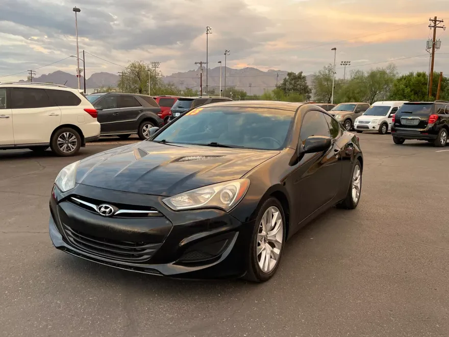 2013 Hyundai Genesis Coupe 2.0T Premium photo 1