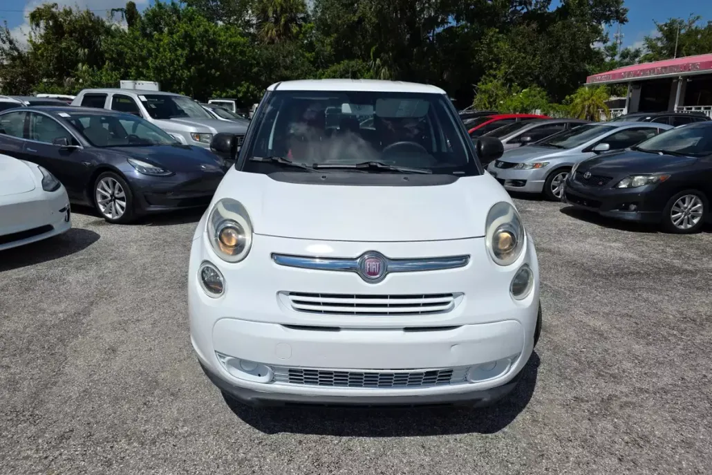 2015 Fiat 500L Pop photo 1