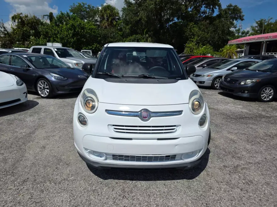 2015 Fiat 500L Pop photo 1