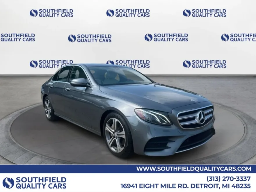 2017 Mercedes Benz E 300 4MATIC photo 1
