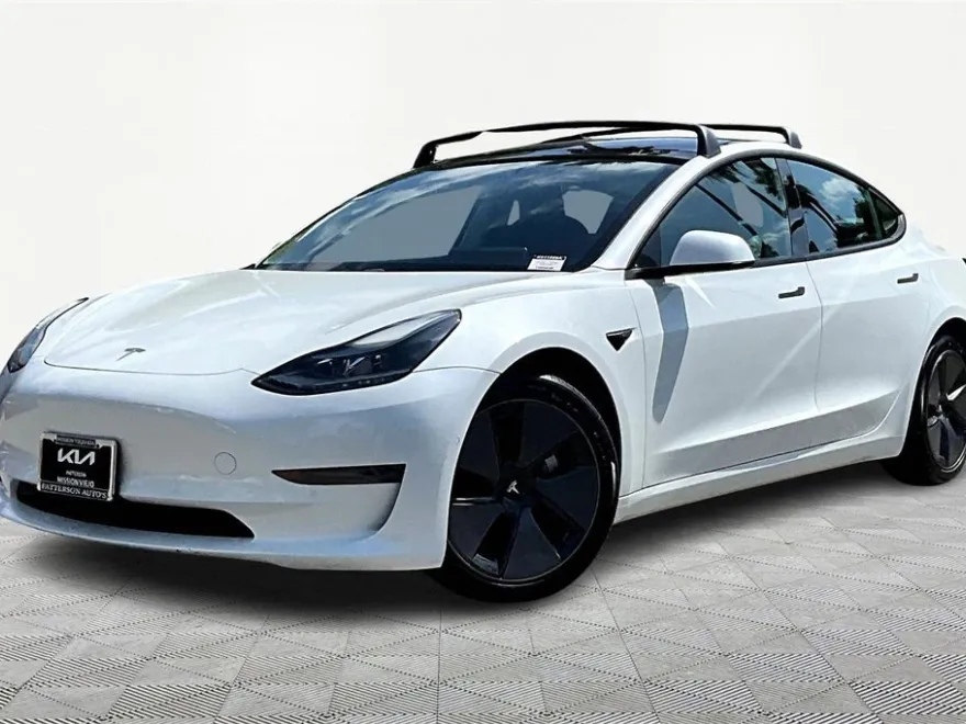 2021 Tesla Model 3 Standard Range Plus photo 1