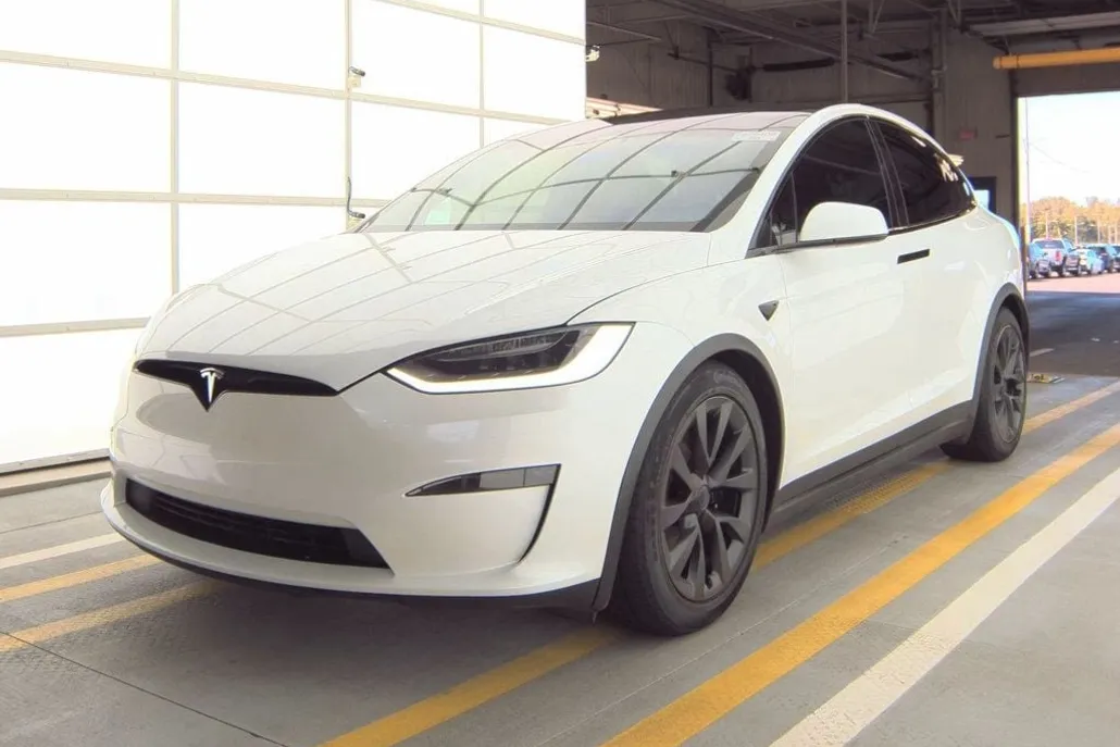 2023 Tesla Model X photo 1