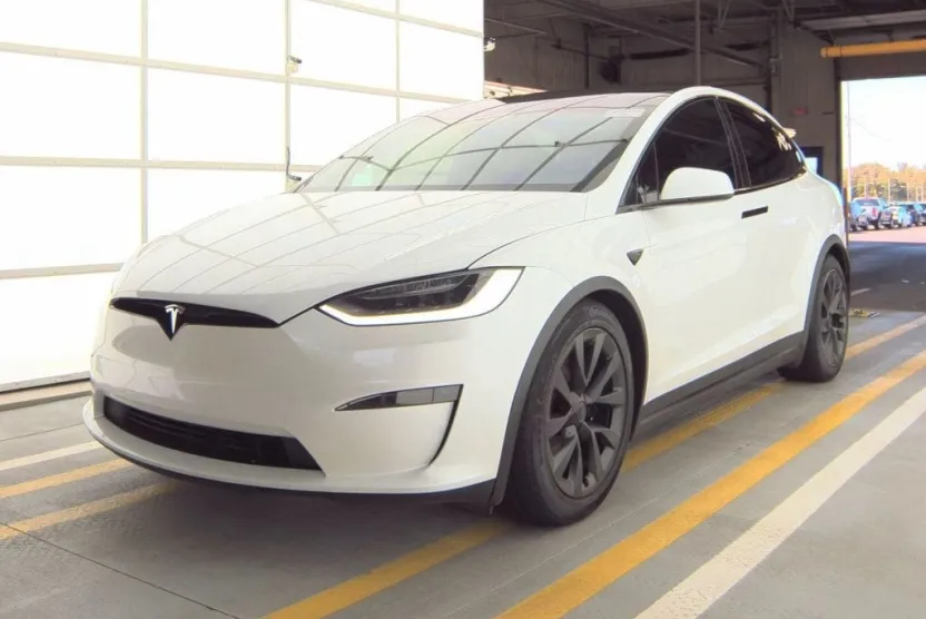 2023 Tesla Model X photo 1