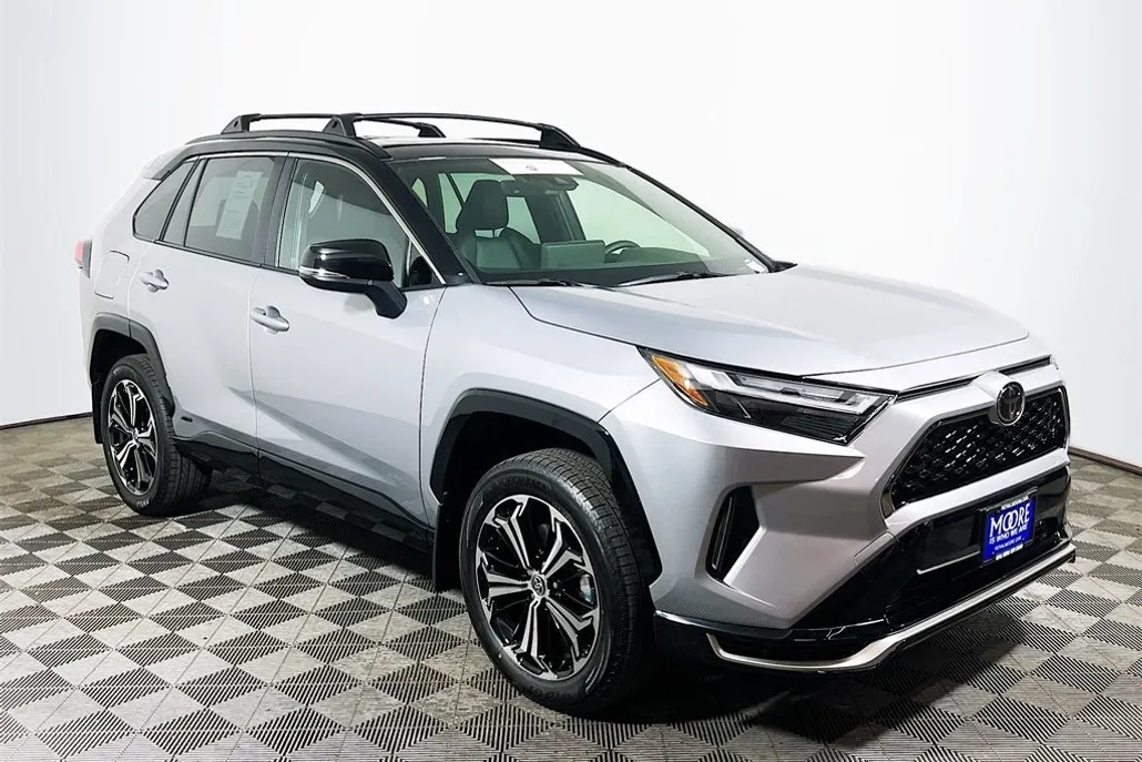 2025 Toyota RAV4 Hybrid XSE photo 1