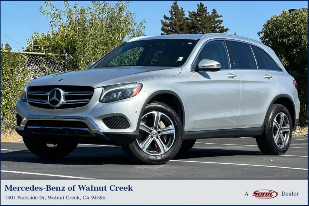 2017 Mercedes Benz GLC 300 4MATIC photo 1