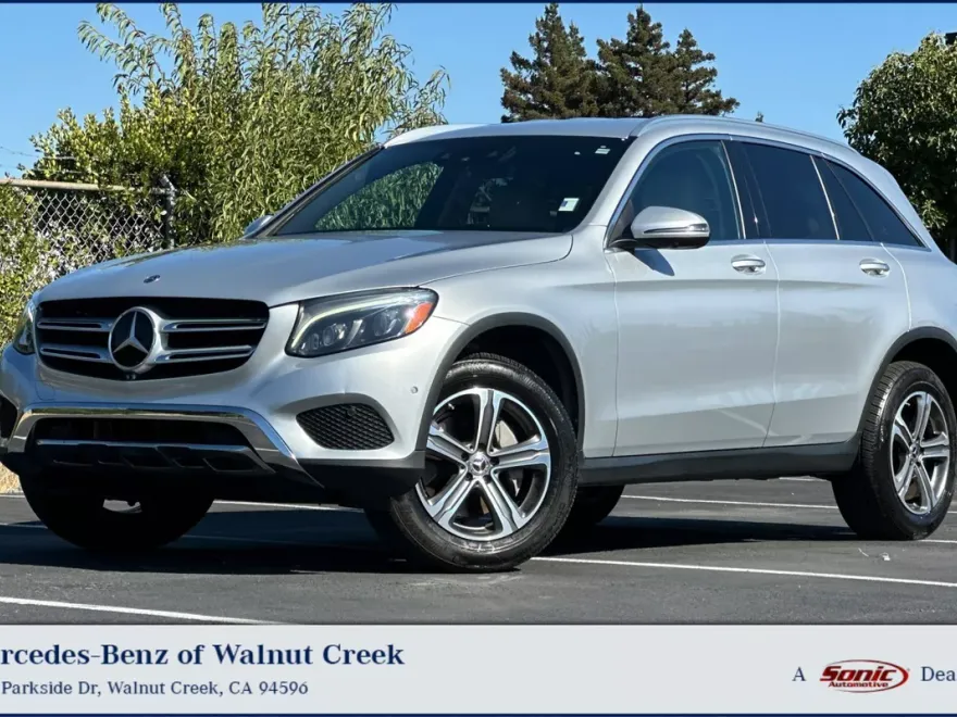 2017 Mercedes Benz GLC 300 4MATIC photo 1