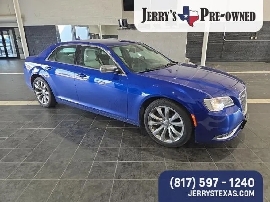 2019 Chrysler 300 Touring photo 1