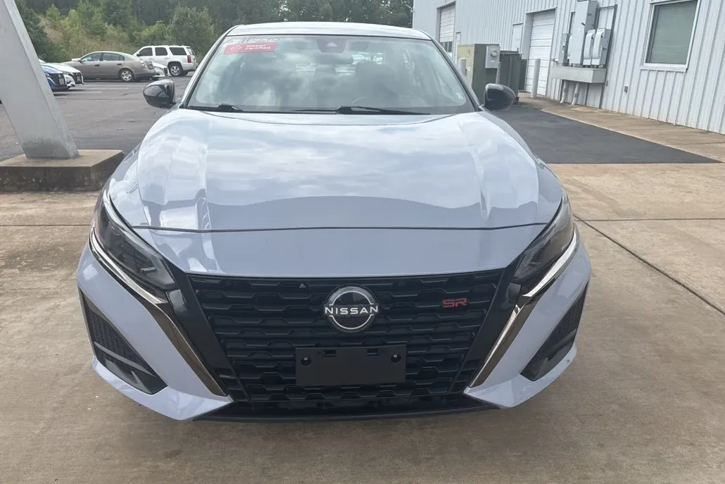 2024 Nissan Altima 2.5 SR photo 1