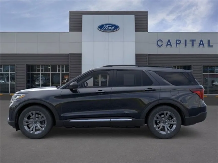 2025 Ford Explorer photo 1
