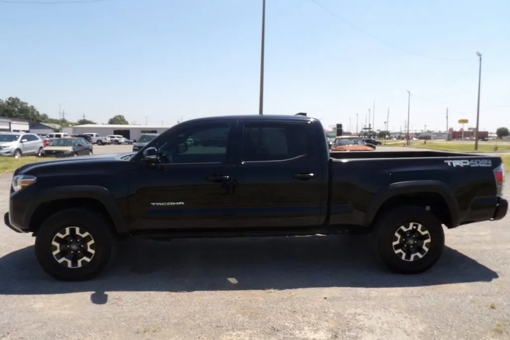 2022 Toyota Tacoma 4x4 TRD photo 1