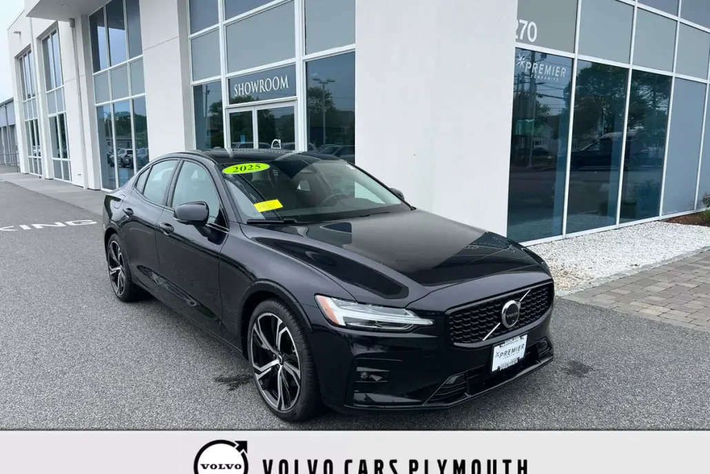 2025 Volvo S60 B5 Plus photo 1