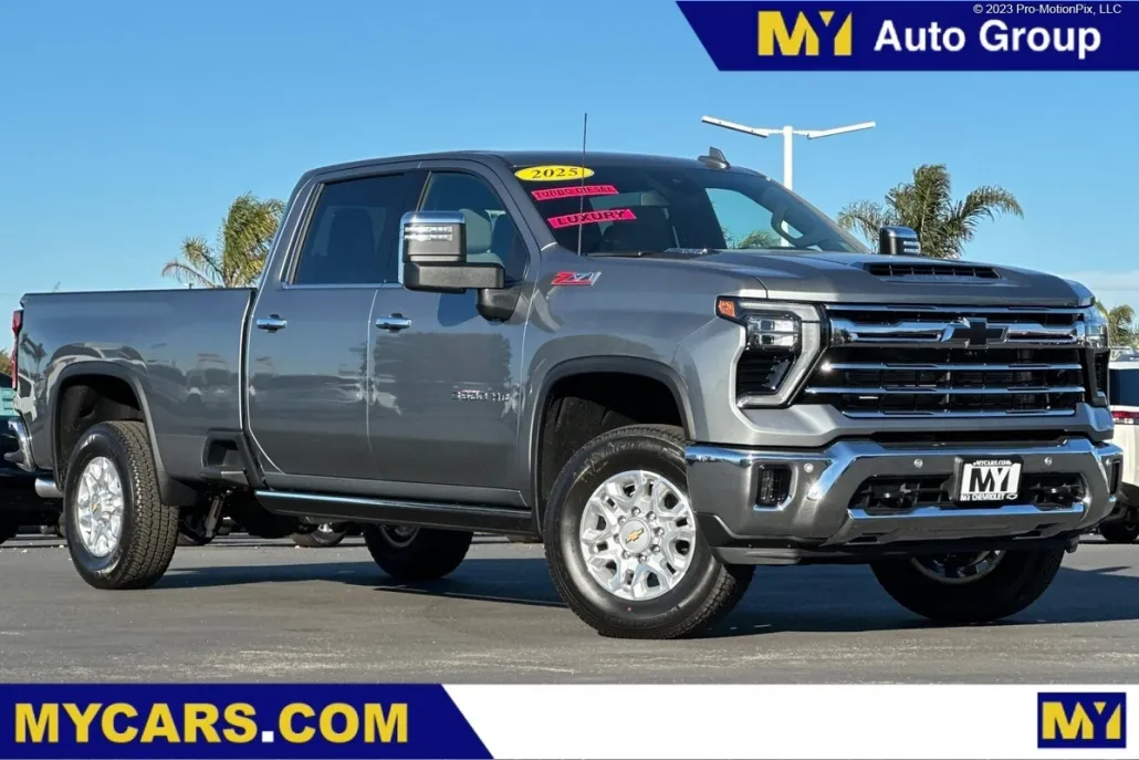 2025 Chevrolet Silverado 3500HD LTZ photo 1