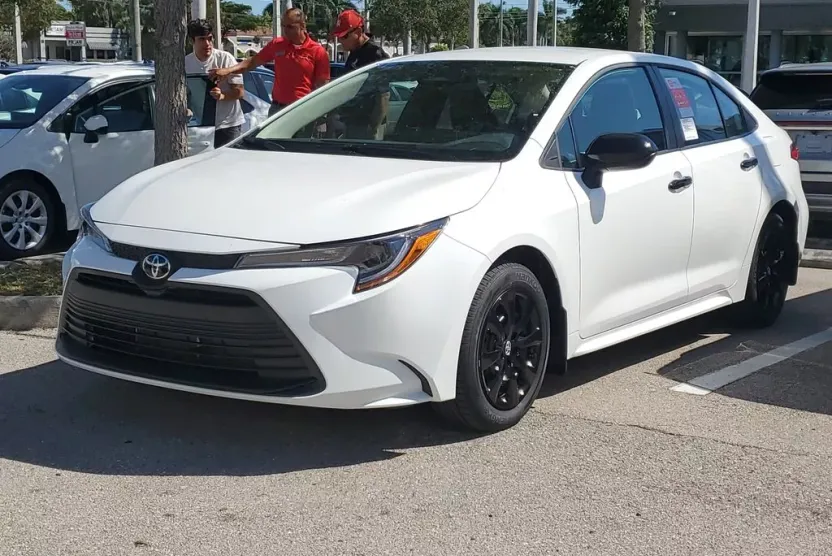 2026 Toyota Corolla LE photo 1
