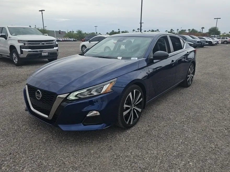 2022 Nissan Altima SR photo 1