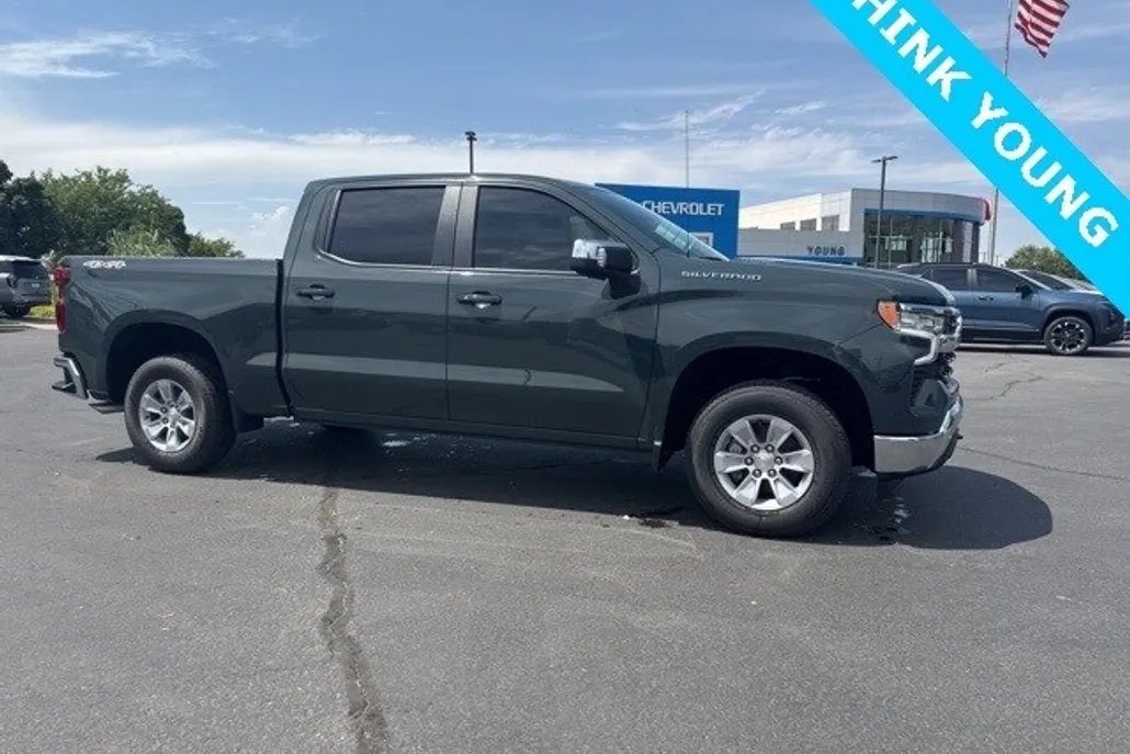 2025 Chevrolet Silverado 1500 LT photo 1