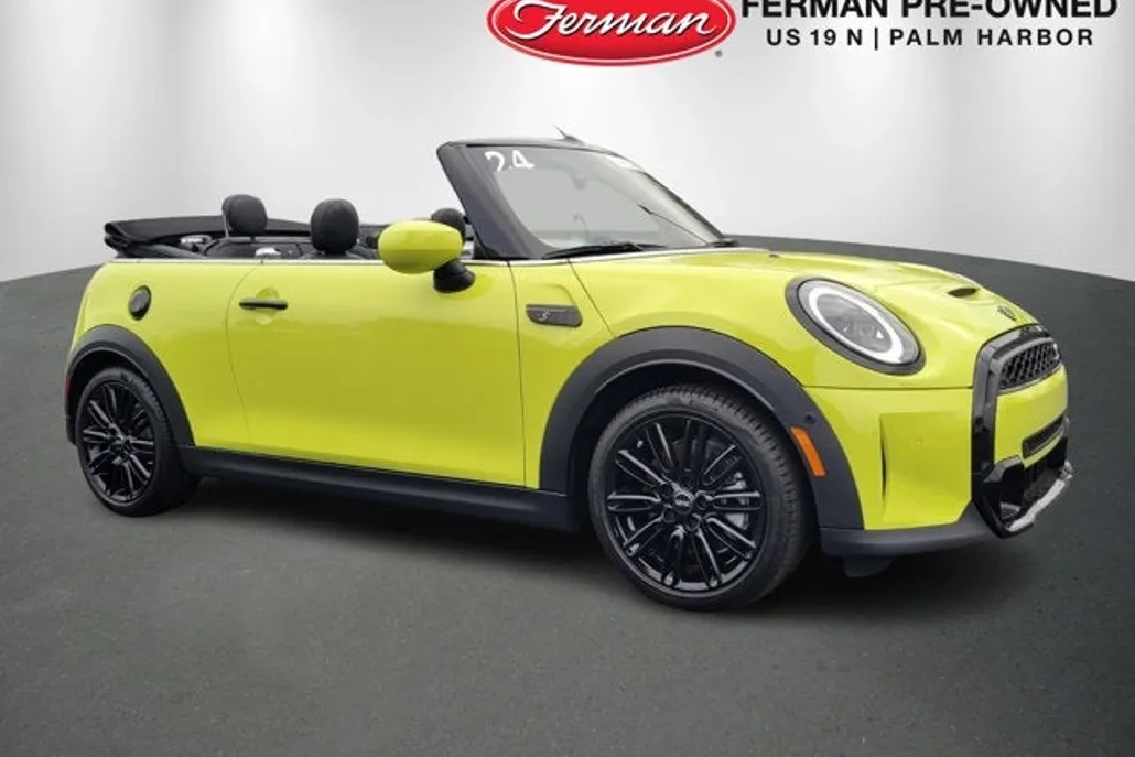 2024 Mini Cooper S Iconic photo 1