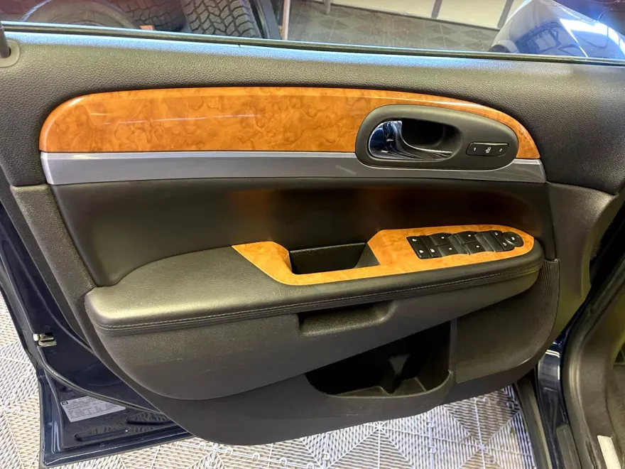 2009 Buick Enclave CXL photo 25