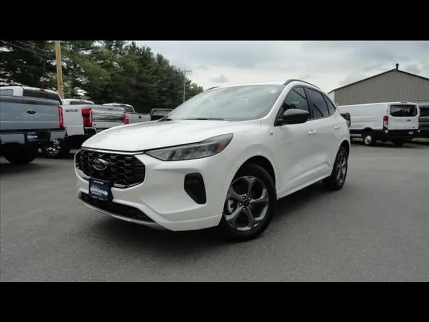2024 Ford Escape ST-Line photo 1