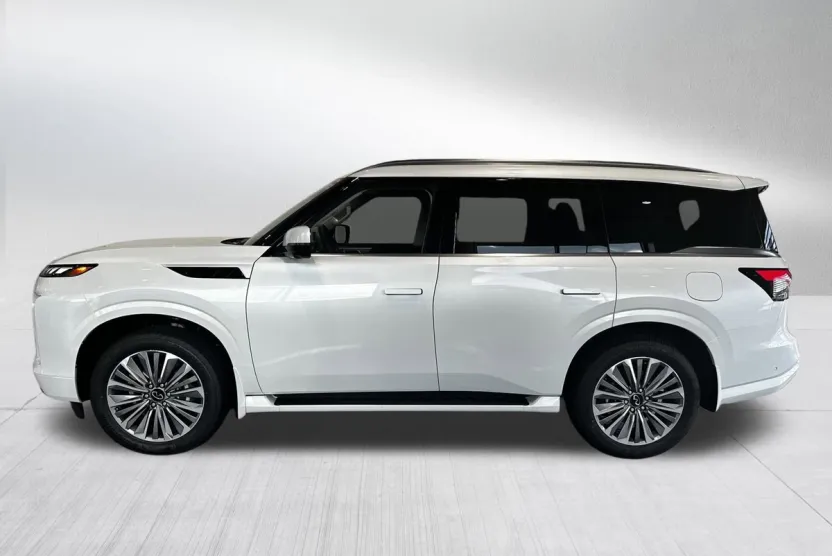 2026 Infiniti QX80 Luxe photo 1