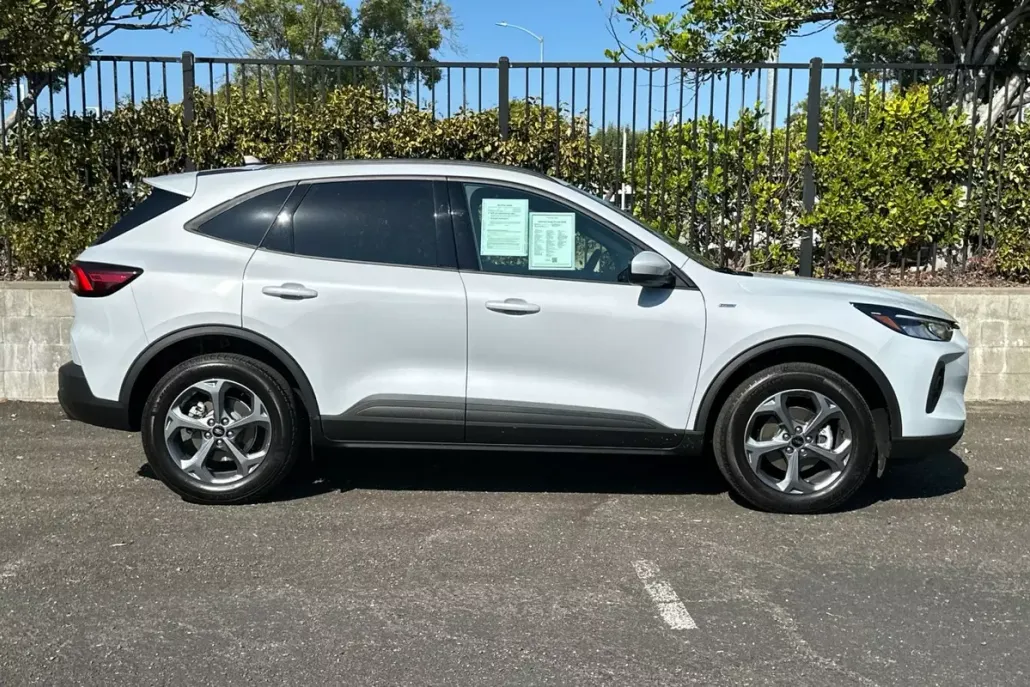 2025 Ford Escape ST-Line Select photo 1