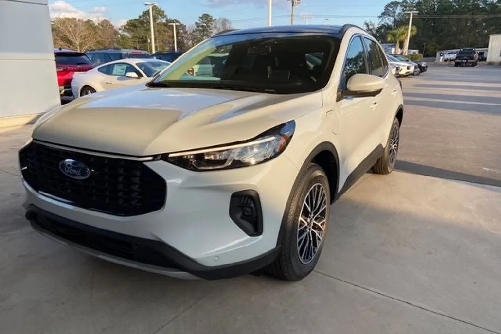 2025 Ford Escape Plug-In Hybrid photo 1