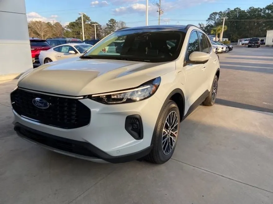 2025 Ford Escape Plug-In Hybrid photo 1