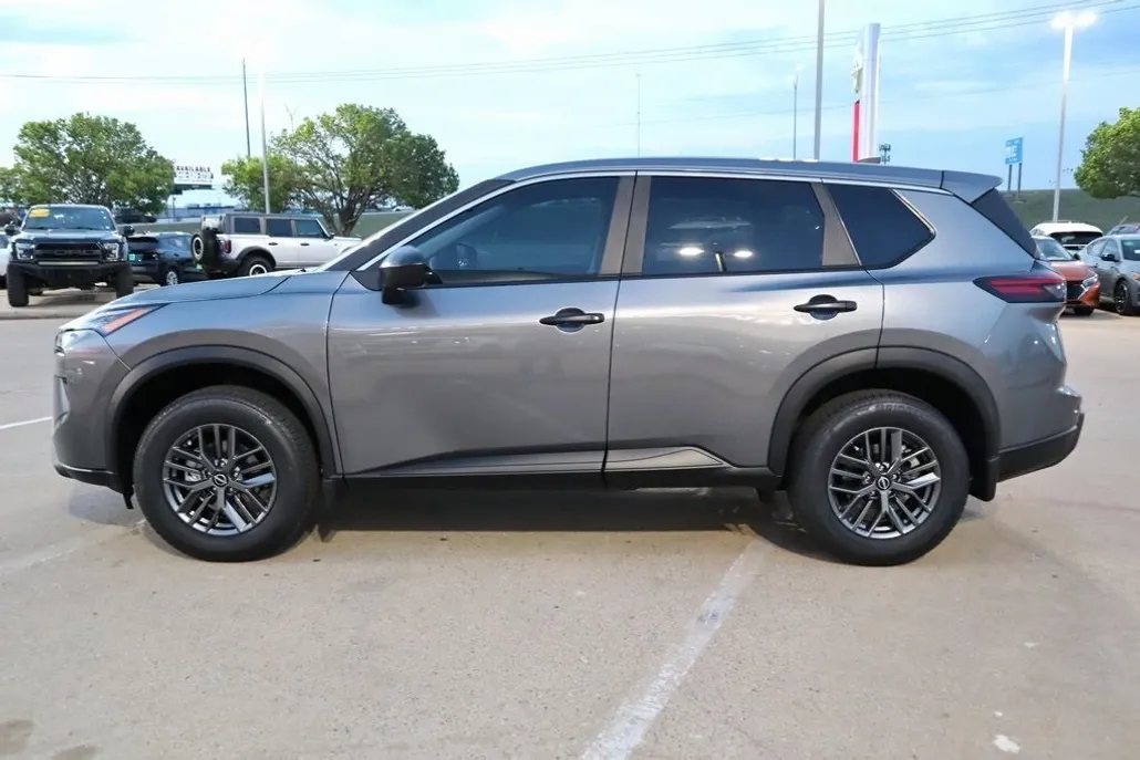 2026 Nissan Rogue S photo 1