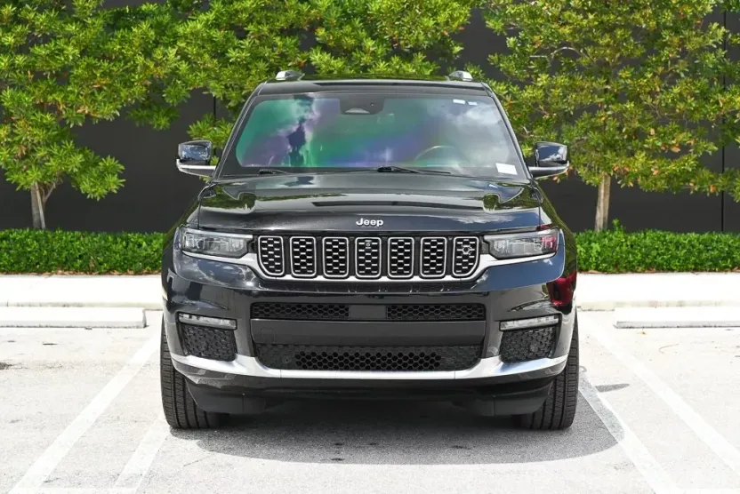 2021 Jeep Grand Cherokee L Summit photo 1