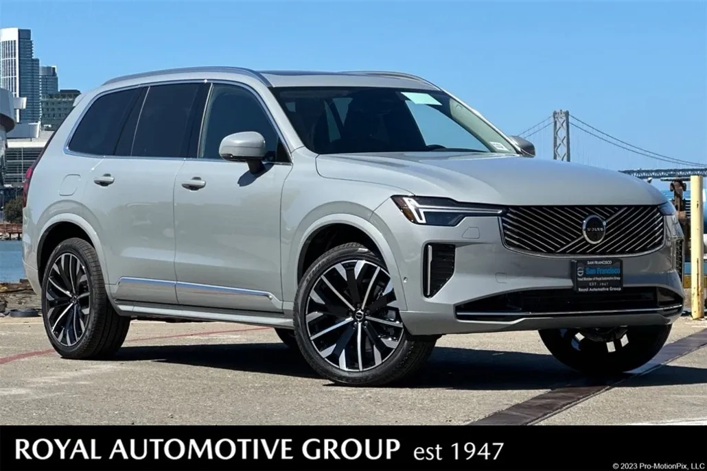 2026 Volvo XC90 B5 Plus photo 1