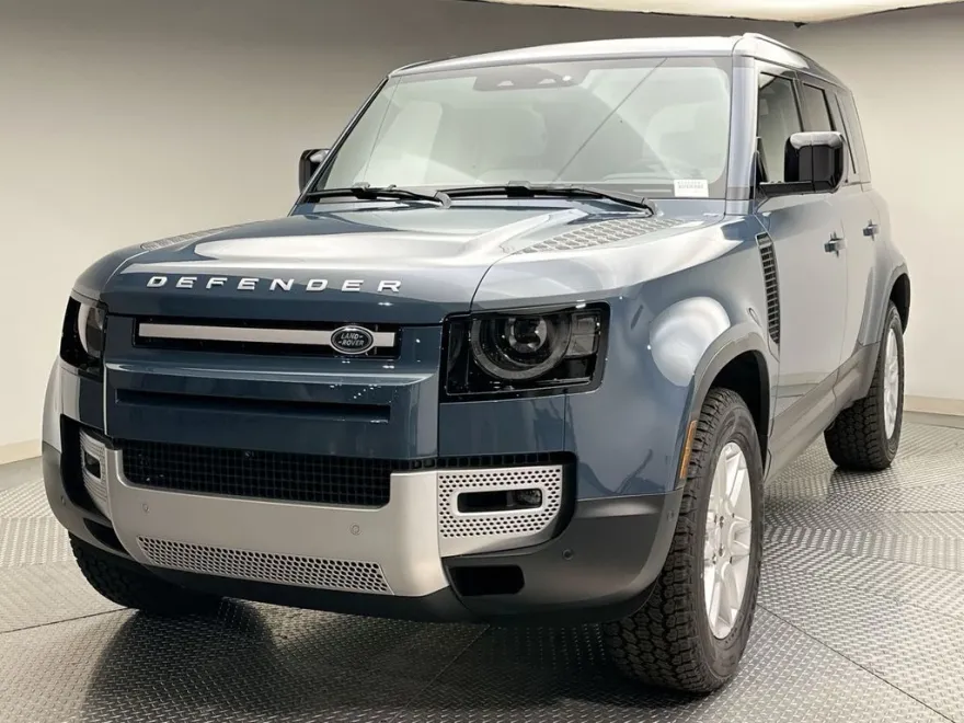 2025 Land Rover Defender 110 S photo 1