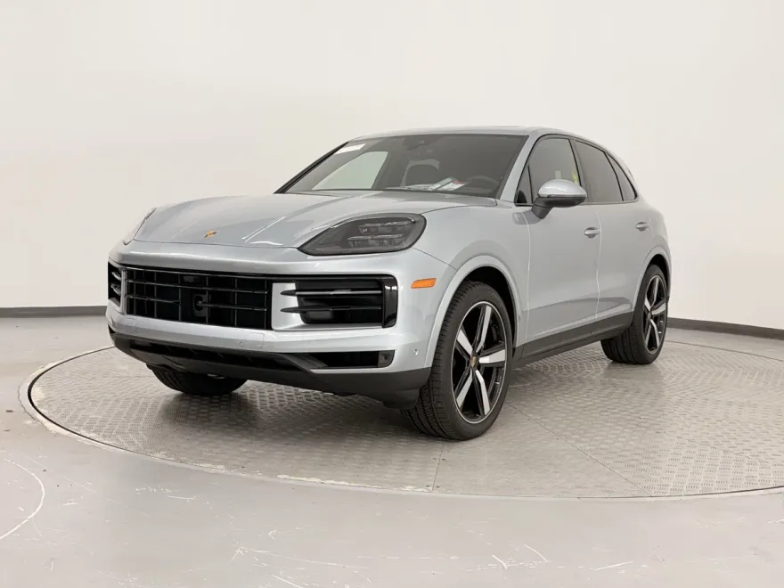2025 Porsche Cayenne photo 1