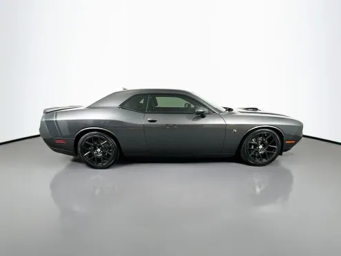 2016 Dodge Challenger R/T Scat Pack photo 4