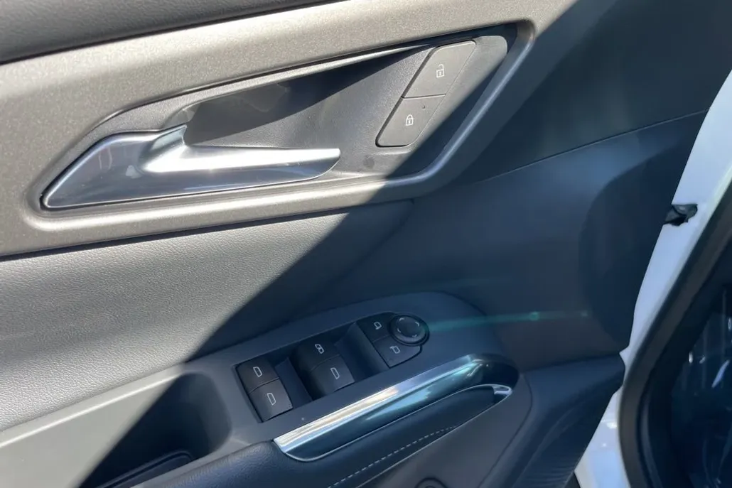 2026 Chevrolet Traverse photo 1