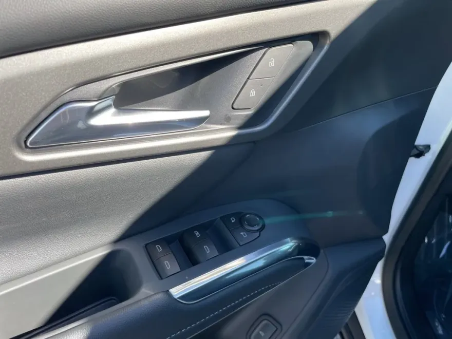2026 Chevrolet Traverse photo 1