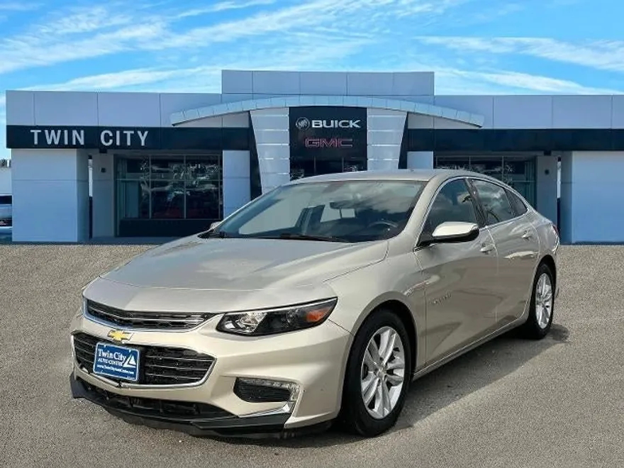 2016 Chevrolet Malibu 1LT photo 1